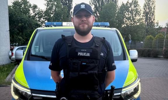 Policjant z bydgoskiego Śródmieścia w drodze ze służby pomógł rannemu motocykliście