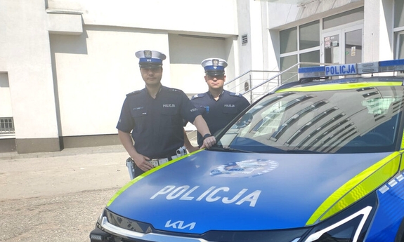 Błyskawiczna reakcja piotrkowskich policjantów. Pomogli 3-latkowi wymagającemu pilnej pomocy medycznej