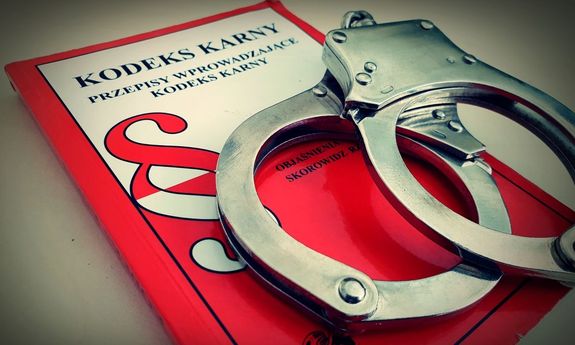44 zarzuty dla sześciu osób, które spowodowały straty na kwotę 350 tysięcy złotych