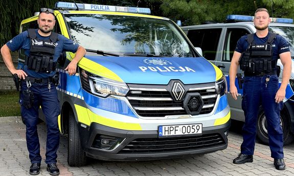 Usłyszeli wołanie o pomoc. Policjanci ruszyli na ratunek