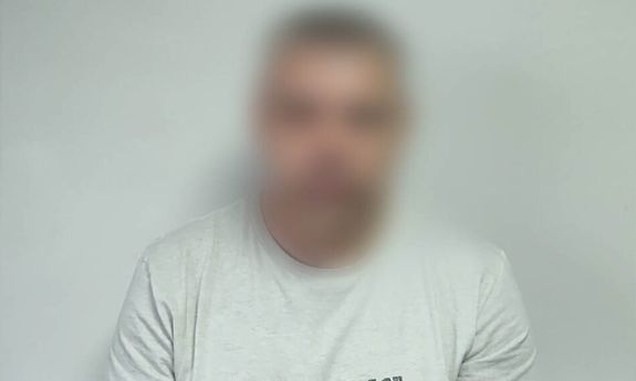 Skuteczna akcja policjantów z KWP w Krakowie i Gorlic – oszust zatrzymany tuż po odebraniu kilkudziesięciu tysięcy od seniorki
