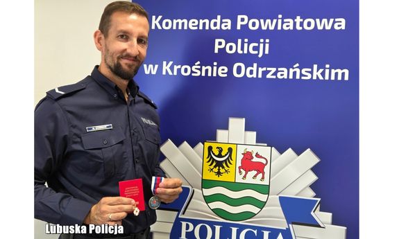 Policjant krośnieńskiej komendy wyróżniony za dzielenie się „cząstką” życia