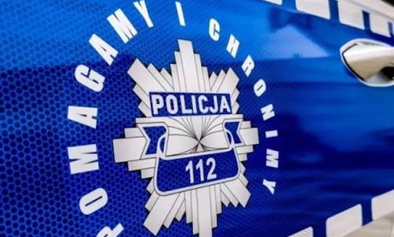 Policjanci odnaleźli wychłodzoną 86-latkę leżącą w zaroślach blisko rzeki, wynieśli ją na rękach i udzielili pomocy