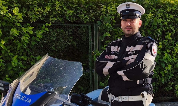 Dym, zamknięte drzwi i kobieta w środku. St. post. Karol Thimm nie zawahał się ani chwili
