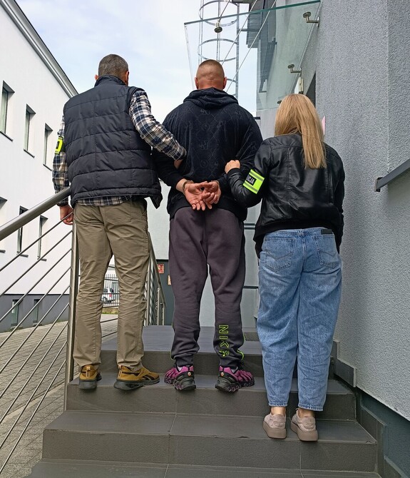 Policjanci zatrzymali podejrzanych o poważne przestępstwa
