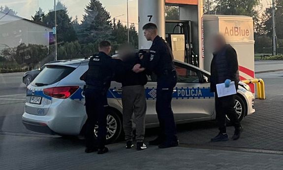 Włamał się do domu i zaatakował jego właściciela. 45-latek zatrzymany przez policjantów