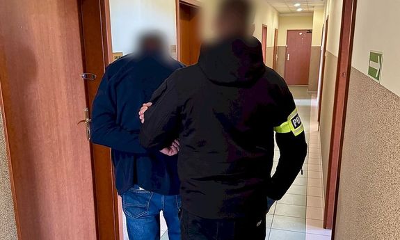 Szybkie zatrzymanie 52-latka przez puckich policjantów. Podejrzany trafił do aresztu