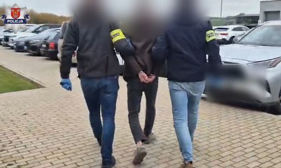 Chciał wyjechać z kraju kradzioną Toyotą - został aresztowany
