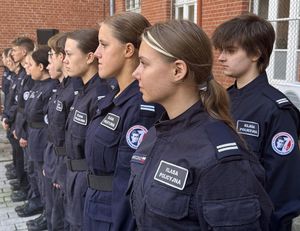 Wręczenie medali za długoletnią służbę oraz ślubowanie nowych policjantów