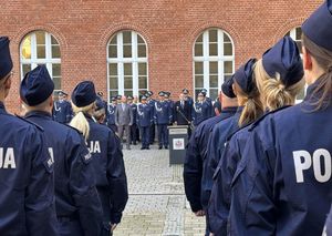 Wręczenie medali za długoletnią służbę oraz ślubowanie nowych policjantów