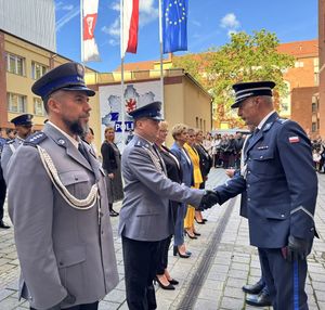 Wręczenie medali za długoletnią służbę oraz ślubowanie nowych policjantów