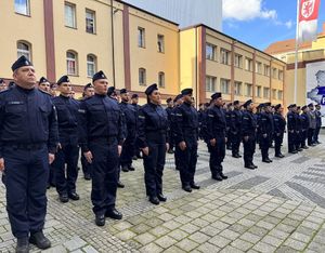 Wręczenie medali za długoletnią służbę oraz ślubowanie nowych policjantów