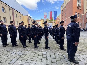 Wręczenie medali za długoletnią służbę oraz ślubowanie nowych policjantów