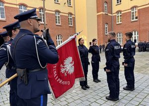 Wręczenie medali za długoletnią służbę oraz ślubowanie nowych policjantów