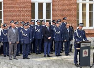 Wręczenie medali za długoletnią służbę oraz ślubowanie nowych policjantów