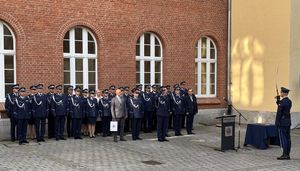 Wręczenie medali za długoletnią służbę oraz ślubowanie nowych policjantów