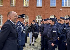 Wręczenie medali za długoletnią służbę oraz ślubowanie nowych policjantów