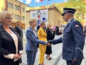 Wręczenie medali za długoletnią służbę oraz ślubowanie nowych policjantów