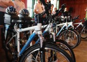 „Wpłyń na wyobraźnię swoją i innych” - rowery elektryczne oraz materiały profilaktyczne dla zachodniopomorskich policjantów