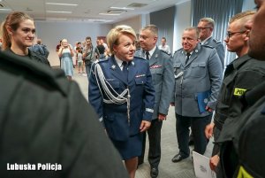 rozmowa nadinspektor Michalak z nowymi policjantami