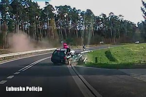 nagranie niebezpiecznej sytuacji na drodze