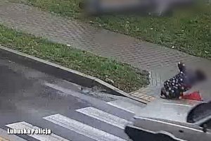 nagranie niebezpiecznej sytuacji na przejściu dla pieszych