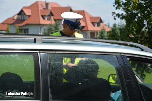 Sylwia Hajdamowicz - policjantka Komisariatu Policji w Gubinie podczas służby.