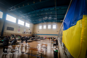 Sala sportowa przygotowana na przyjęcie uchodźców