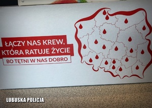 Pudełka z akcji krwiodawczej.