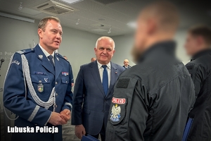 Wojewoda Lubuski oraz Komendant Wojewódzki Policji w Gorzowie Wielkopolskim dziękują wyróżnionym kontrterrorystom
