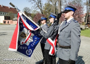 Poczet sztandarowy Policji.