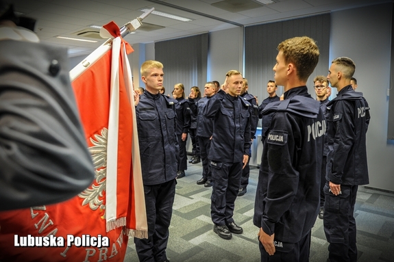 policjanci składają ślubowanie