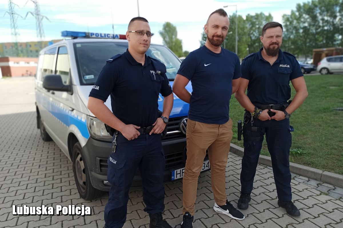 Dzięki Reakcji Policjanta Po Służbie, Poszukiwany Trafił Do Więzienia ...