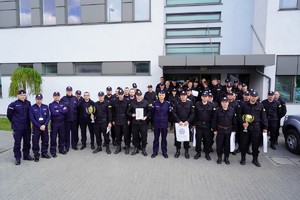 Zdjęcie grupowe policjantów biorących udział w konkursie