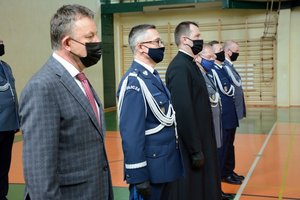 sala gimnastyczna OPP w Łodzi. uroczystość ślubowania policjantów. zaproszeni goście