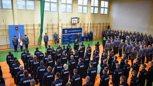 sala gimnastyczna OPP w Łodzi, uroczystość ślubowania policjantów