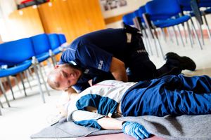 Policjanci w trakcie zmagań konkursowych.