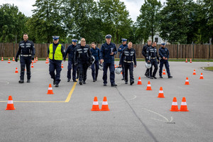 Policjanci podczas odprawy.
