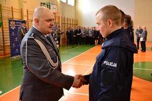 uroczyste ślubowanie nowo przyjętych policjantów