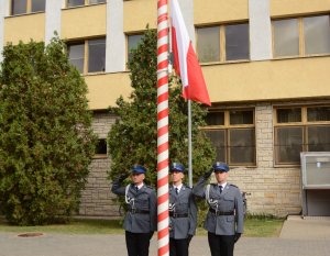 podniesienie na maszt flagi Rzeczypospolitej Polskiej