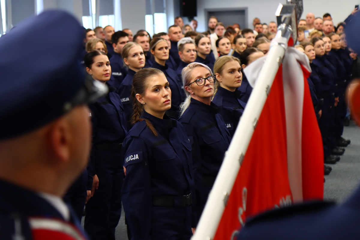 Uroczyste ślubowanie 60 nowych policjantów mazowieckiej Policji