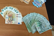 pieniądze w euro i złotówkach