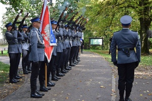 Odsłonięcie tablicy upamiętniającej funkcjonariuszy Policji Państwowej w Kalwarii Pacławskiej