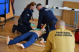 Policjanci podczas konkursu na auli Oddziału Prewencji Policji w Rzeszowie