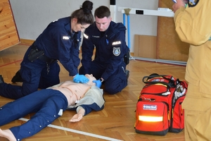 Policjanci podczas konkursu na auli Oddziału Prewencji Policji w Rzeszowie