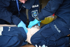 Policjanci podczas konkursu na auli Oddziału Prewencji Policji w Rzeszowie