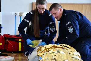 Policjanci podczas konkursu na auli Oddziału Prewencji Policji w Rzeszowie