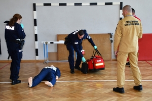 Policjanci podczas konkursu na auli Oddziału Prewencji Policji w Rzeszowie