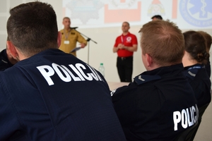 Policjanci podczas konkursu na auli Oddziału Prewencji Policji w Rzeszowie