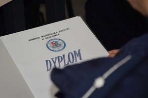 Policjanci podczas konkursu na auli Oddziału Prewencji Policji w Rzeszowie